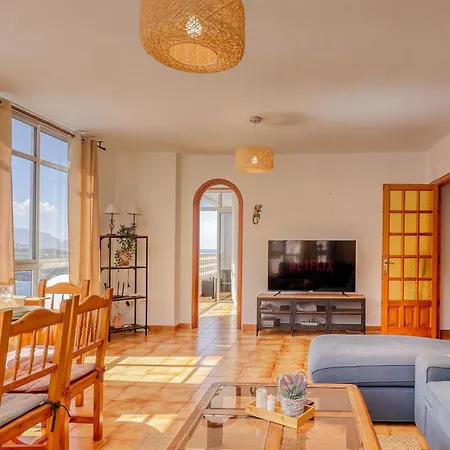Bright With Ocean View & 50 M From The