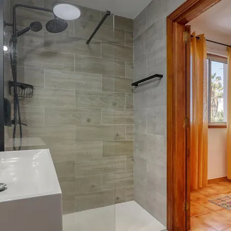 Bright With Ocean View & 50 M From The